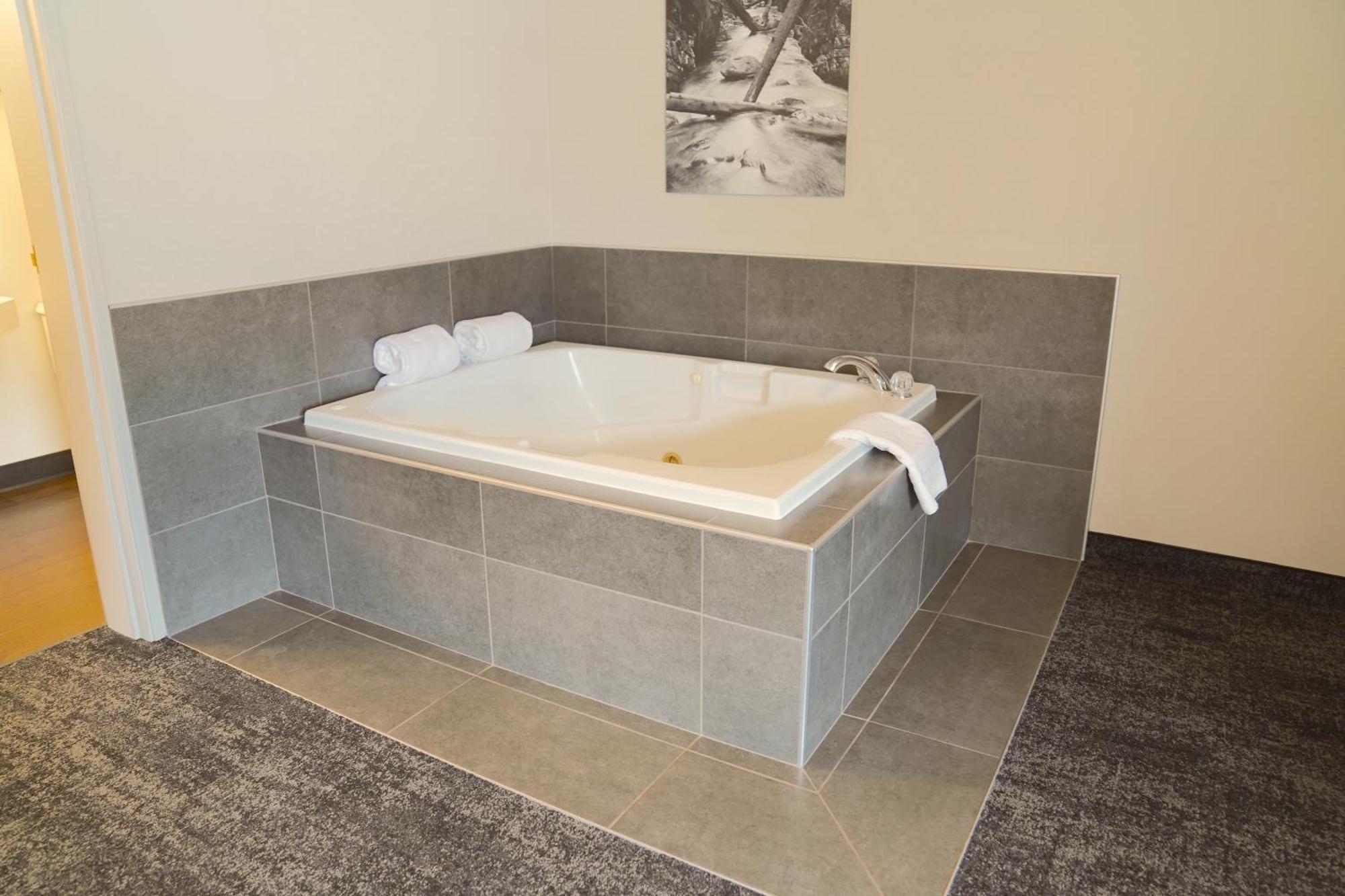 Hotel Ruby Sandpoint Room photo